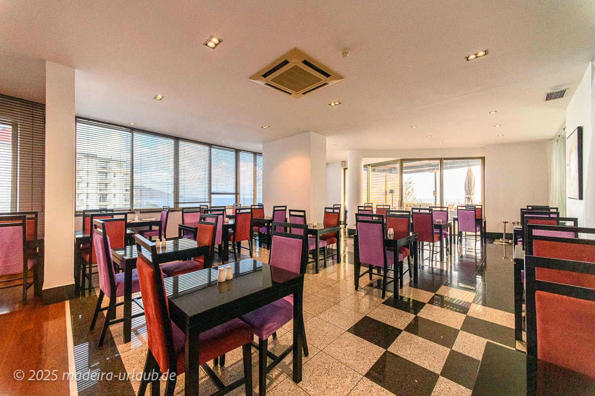 Madeira Regency Cliff Restaurant